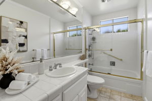 034_F8_227 Howes Dr