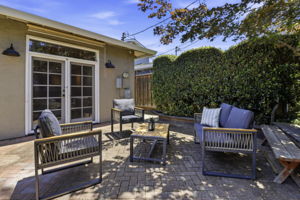 036_F8_227 Howes Dr
