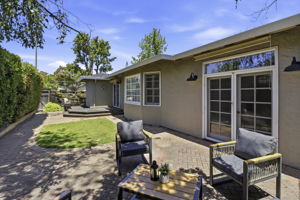 038_F8_227 Howes Dr