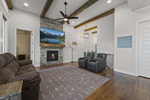  Photo 7