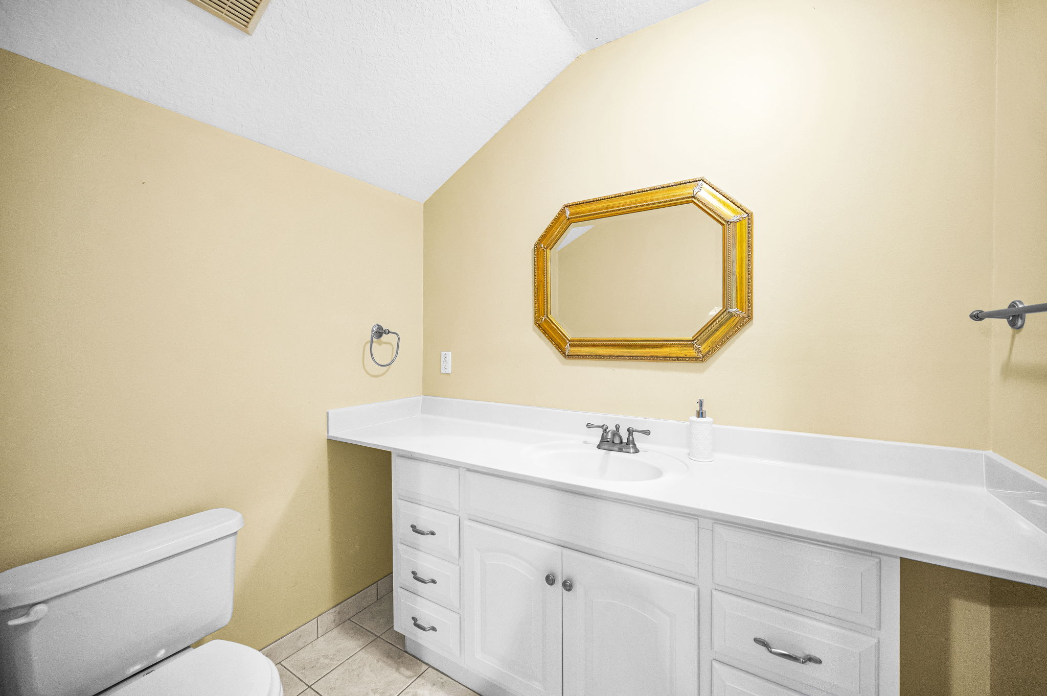Upper Level Bonus Room Bathroom