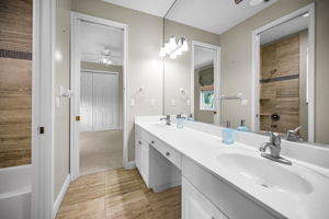 Jack n Jill Bathroom1c