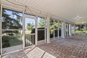 Screened-in Porch