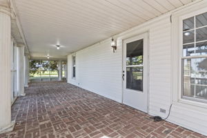 Screened-in Porch