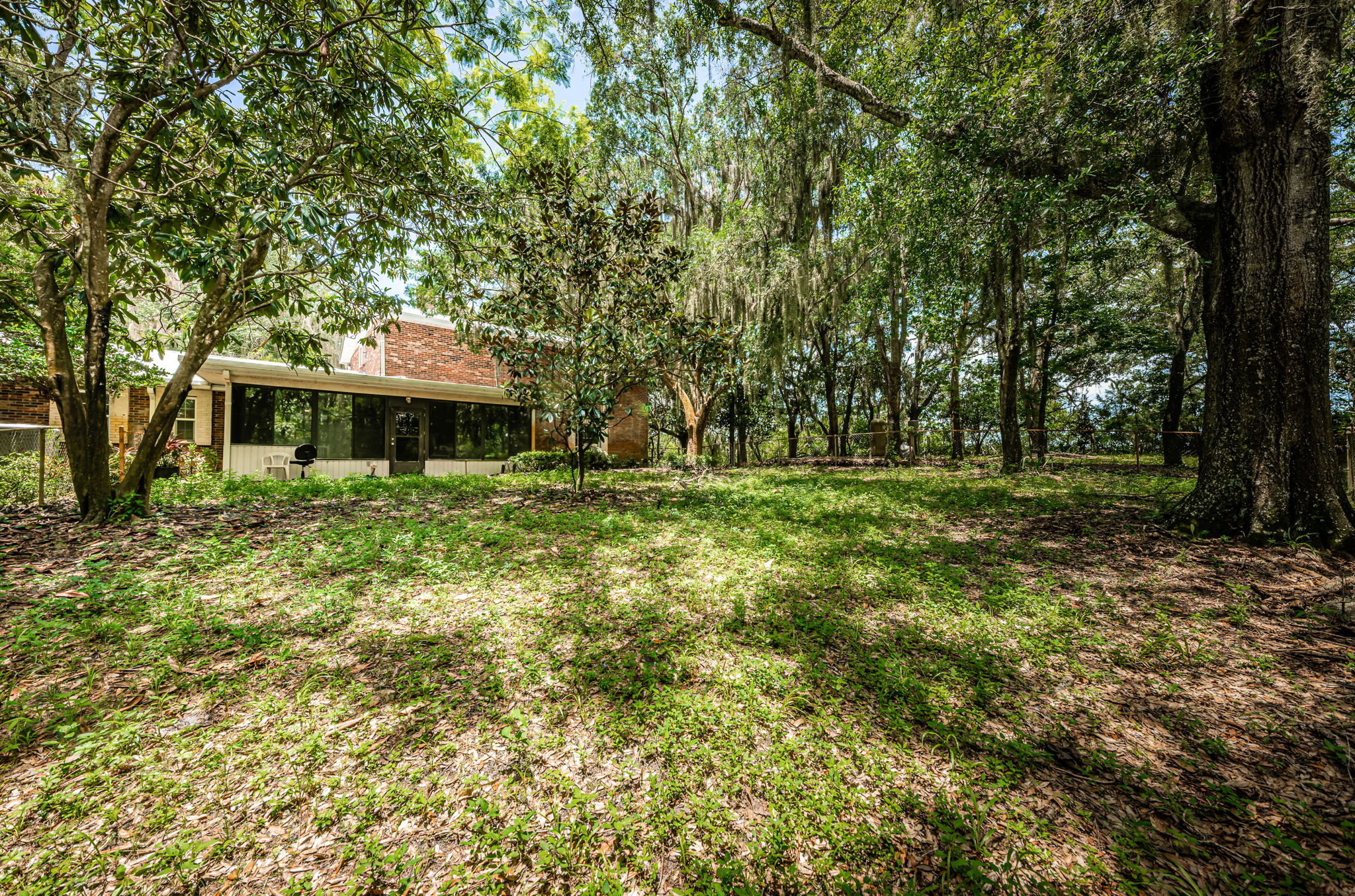 Rear Fenced Yard4