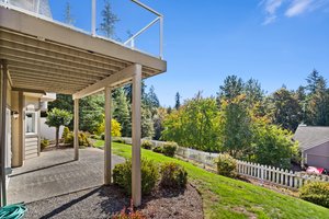 Lower level patio & yard space