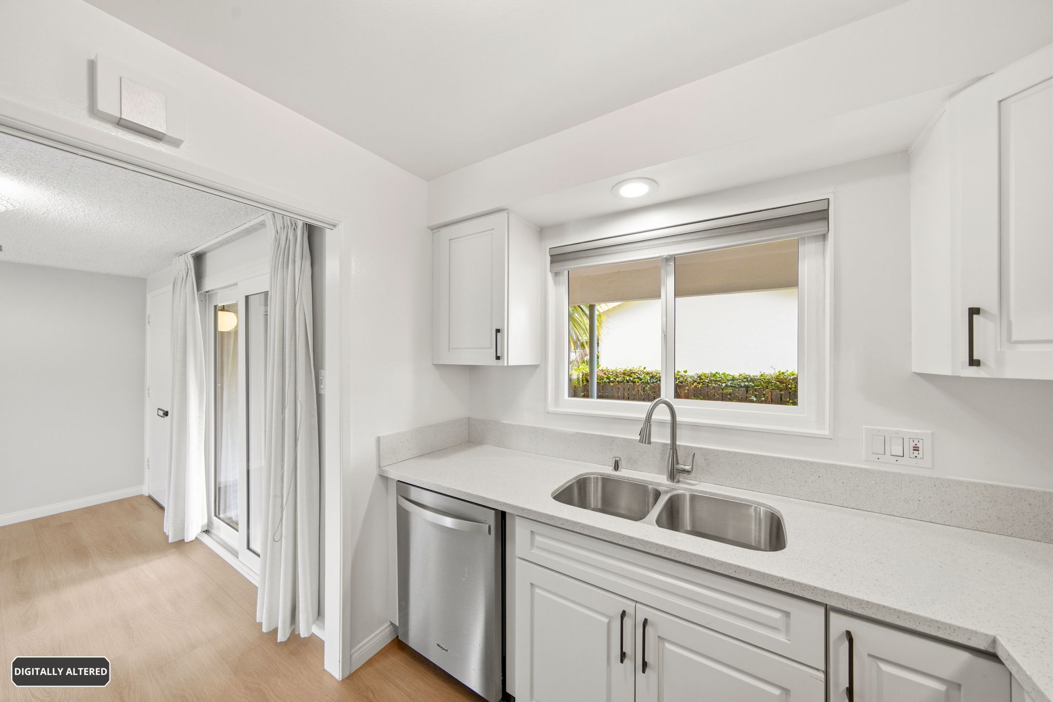 Dining Area By Front Slider