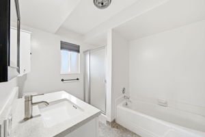 Primary Bathroom Tub & Shower Access