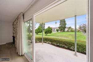 Large Glass Slider to Rear Patio