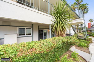 Ground Level, Corner End Unit