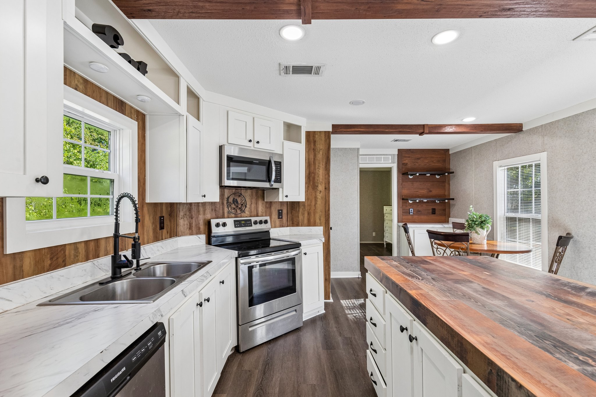 Juneberry Court-S0907-010.jpg
