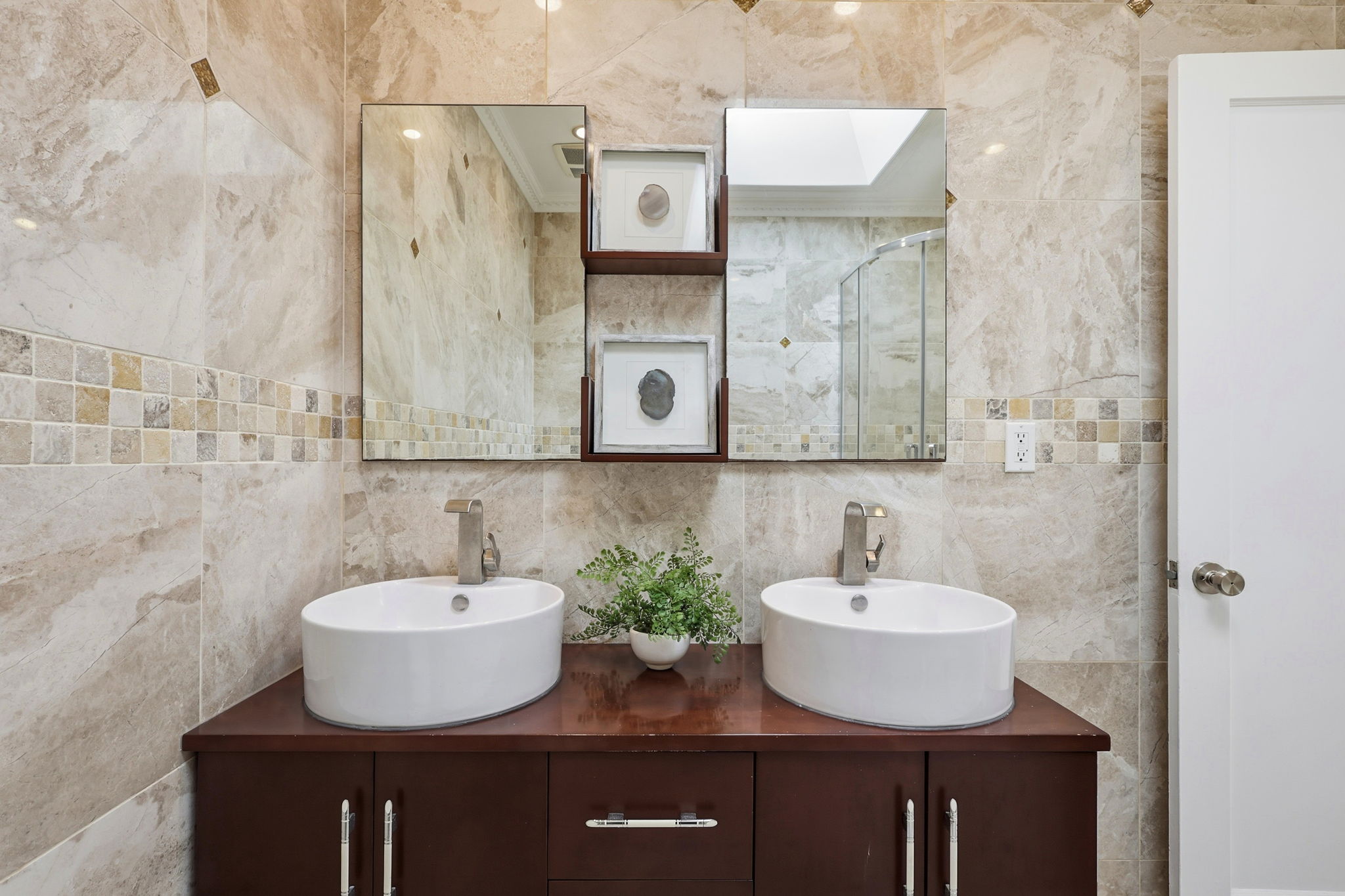 025_F8_2275 35th Ave