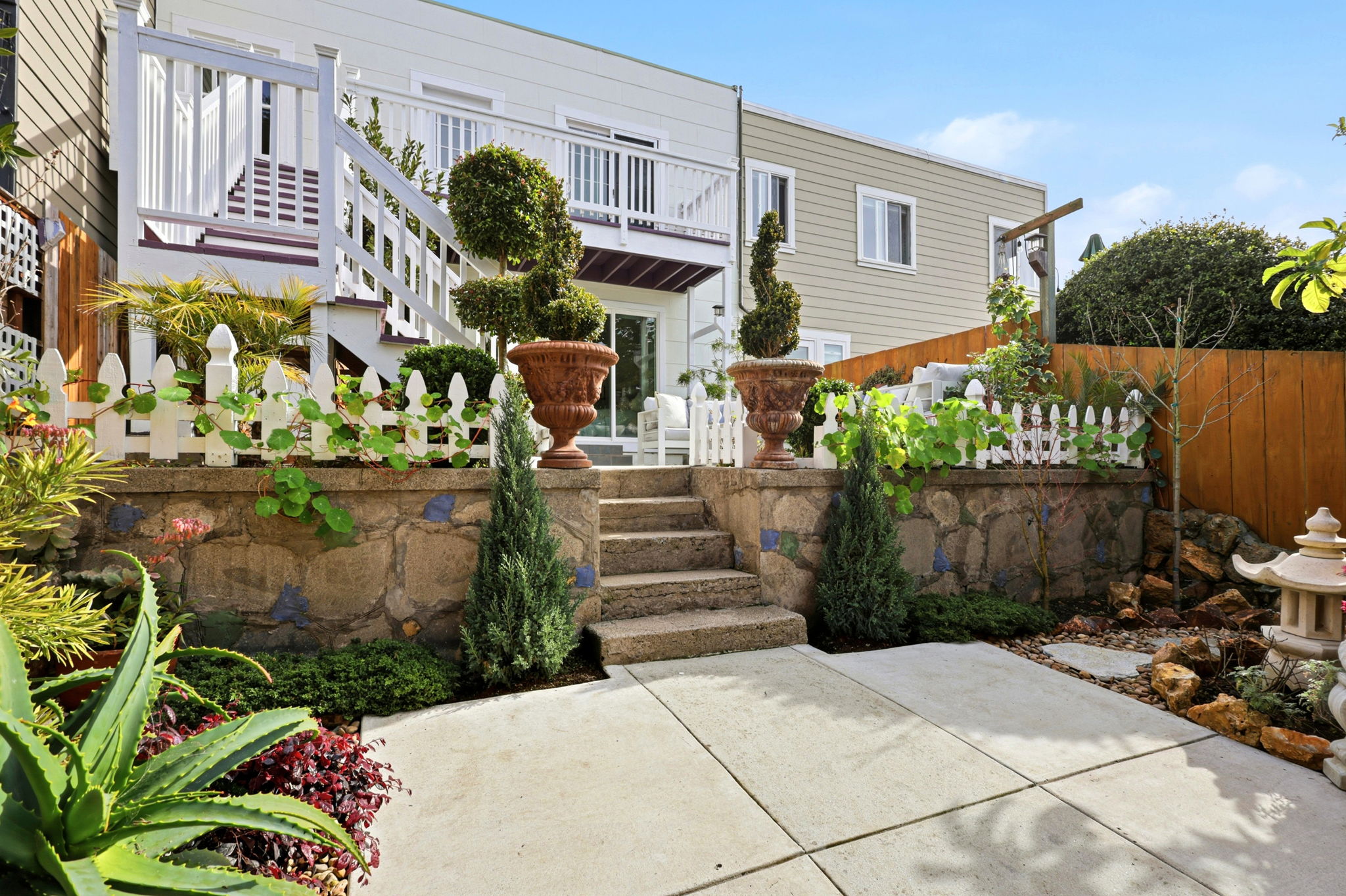 038_F8_2275 35th Ave