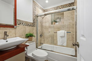 023_F8_2275 35th Ave