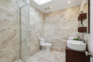 024_F8_2275 35th Ave