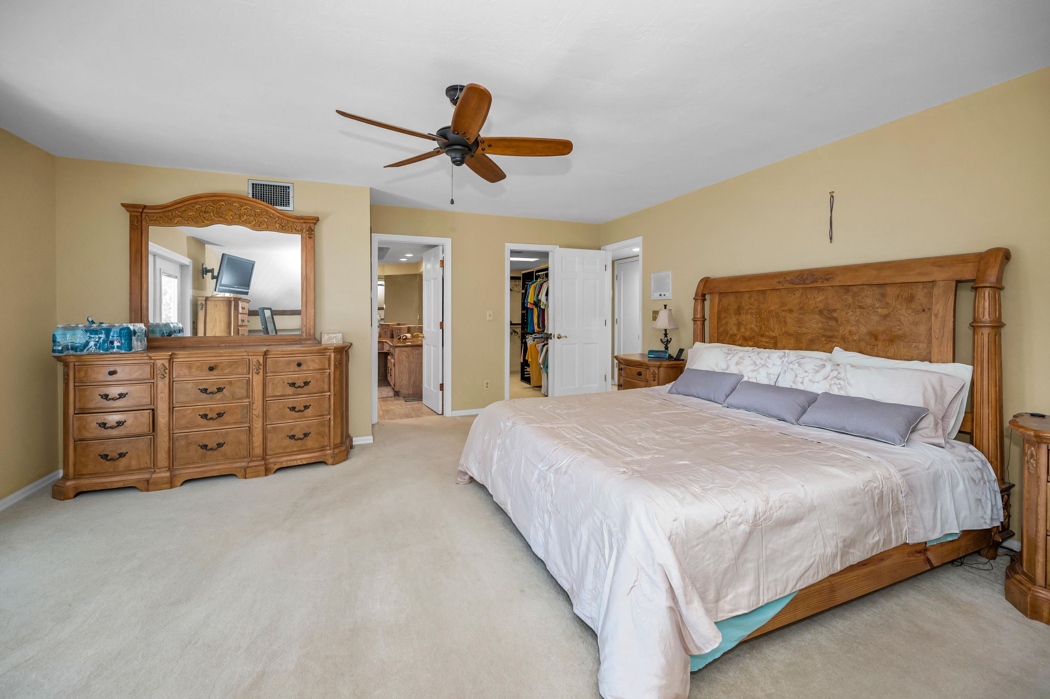 Upper Level Primary Bedroom1c