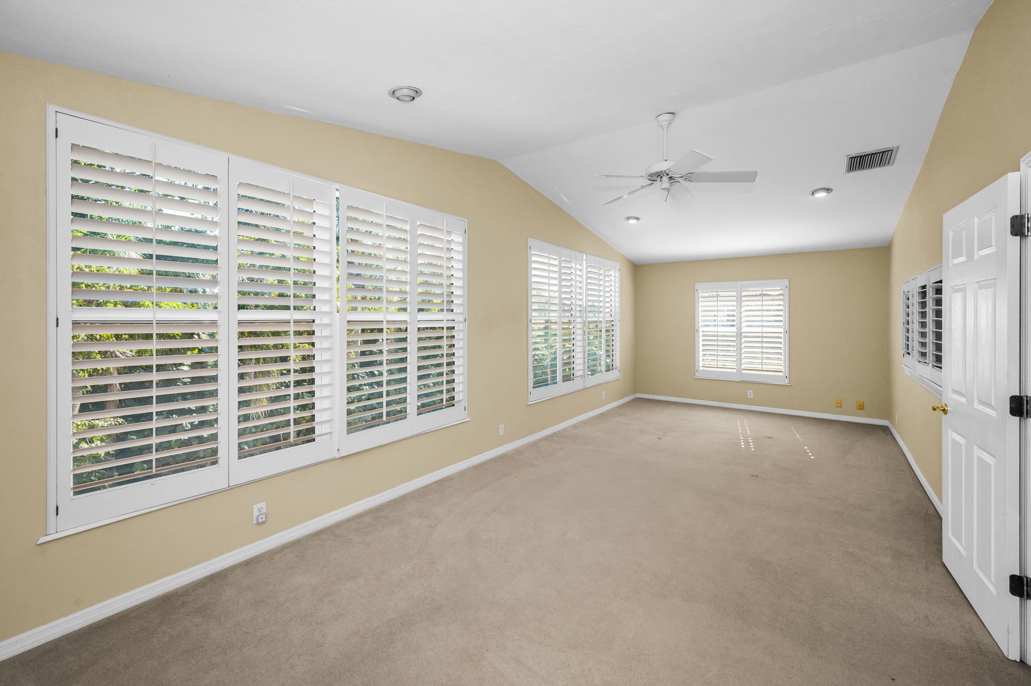 Upper Level Sun Room1a