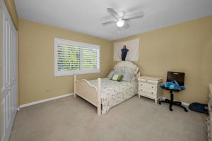 Upper Level Bedroom2-e