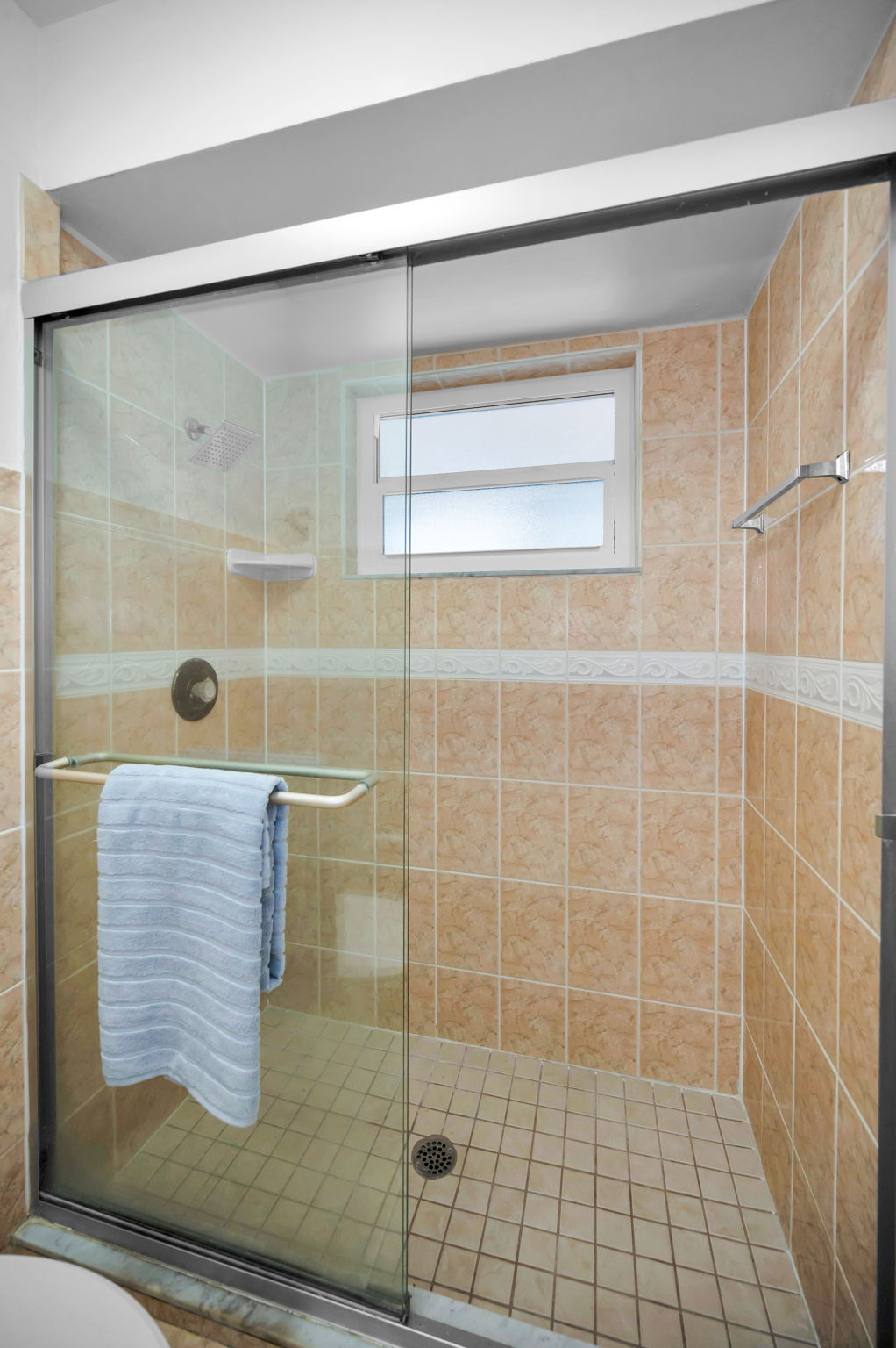 Primary Bathroom1b