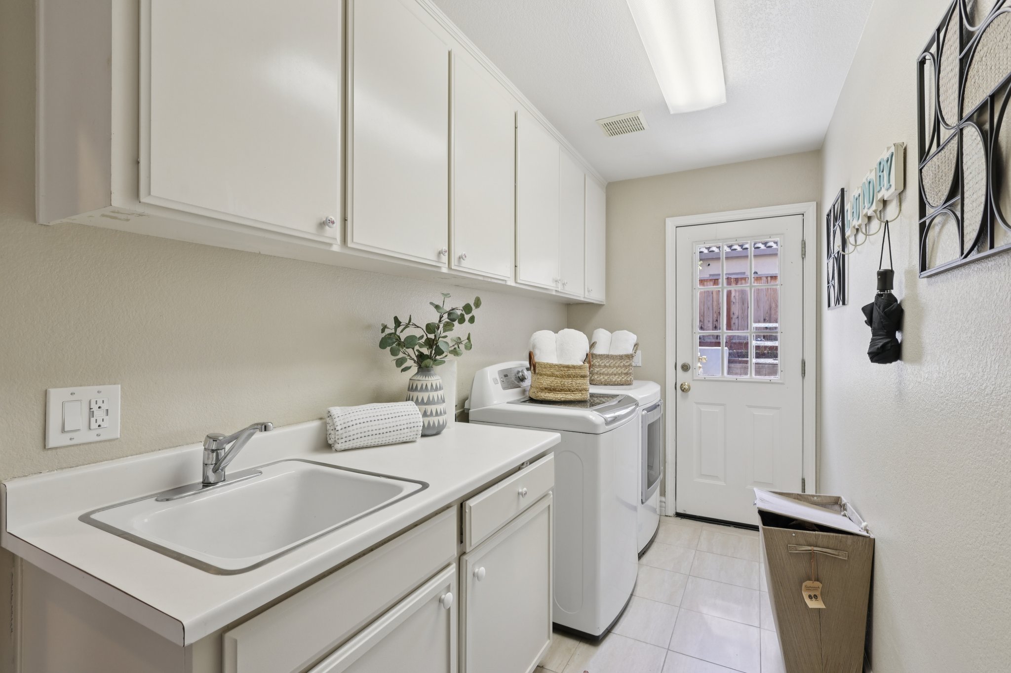 Bentley Ridge Dr-S0810-024.jpg