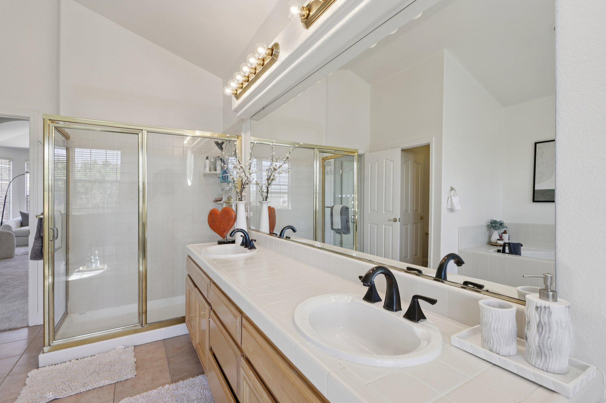 Bentley Ridge Dr-S0810-036.jpg