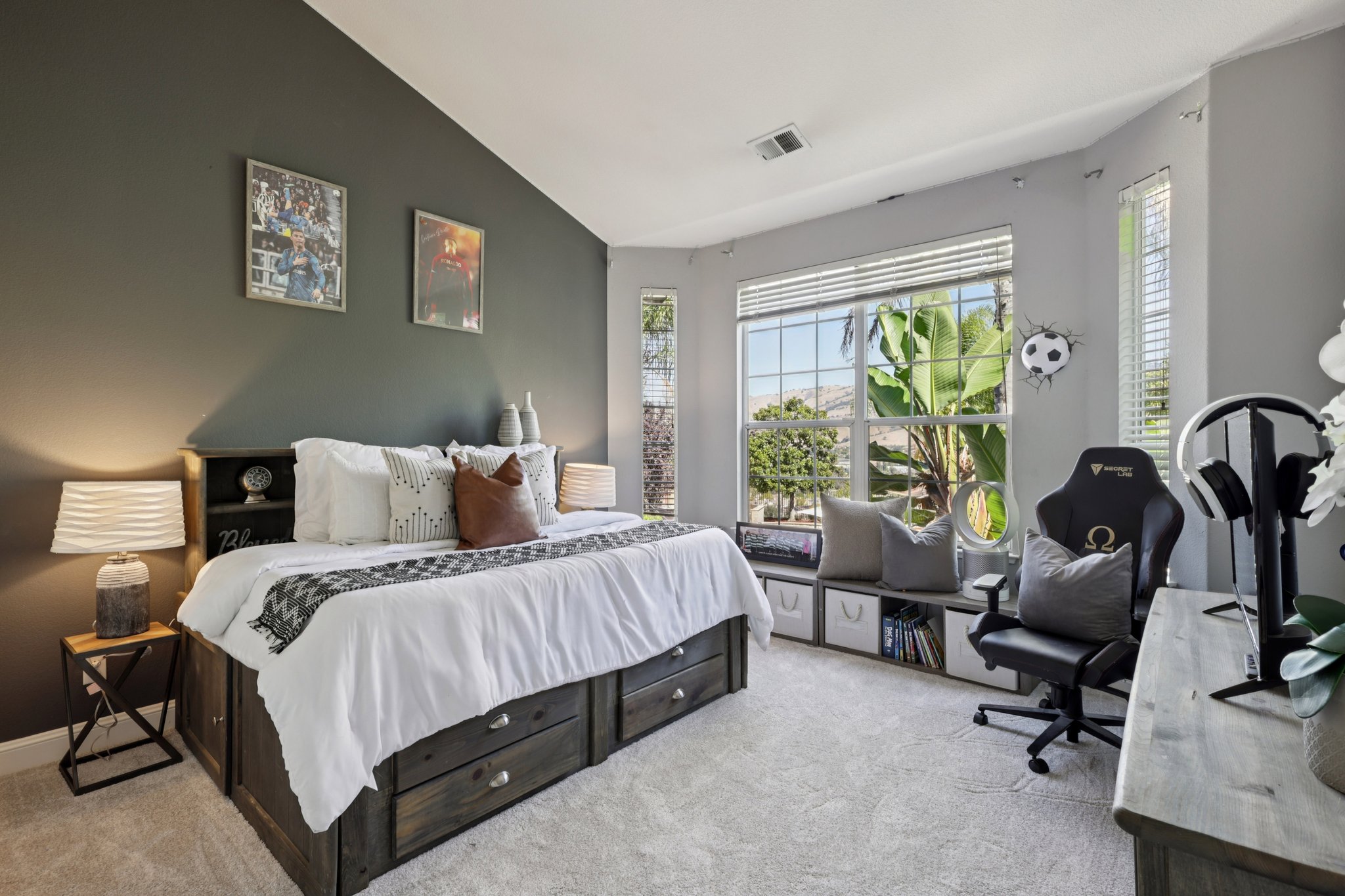 Bentley Ridge Dr-S0810-037.jpg