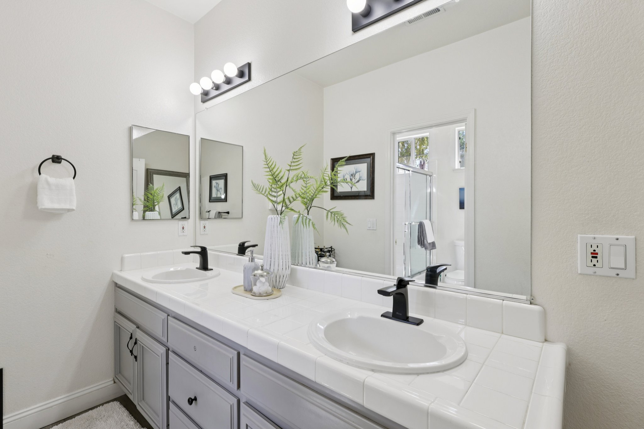 Bentley Ridge Dr-S0810-042.jpg