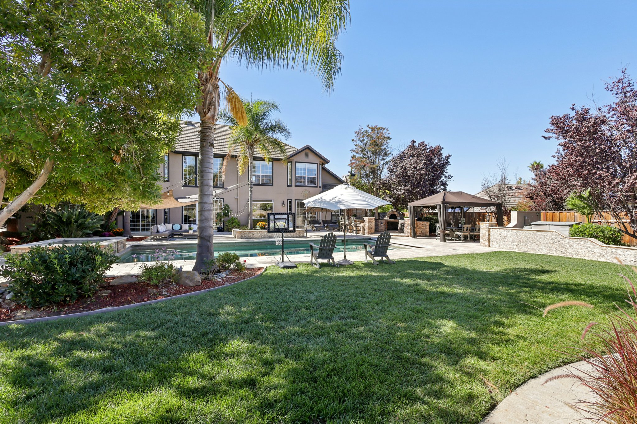 Bentley Ridge Dr-S0810-057.jpg