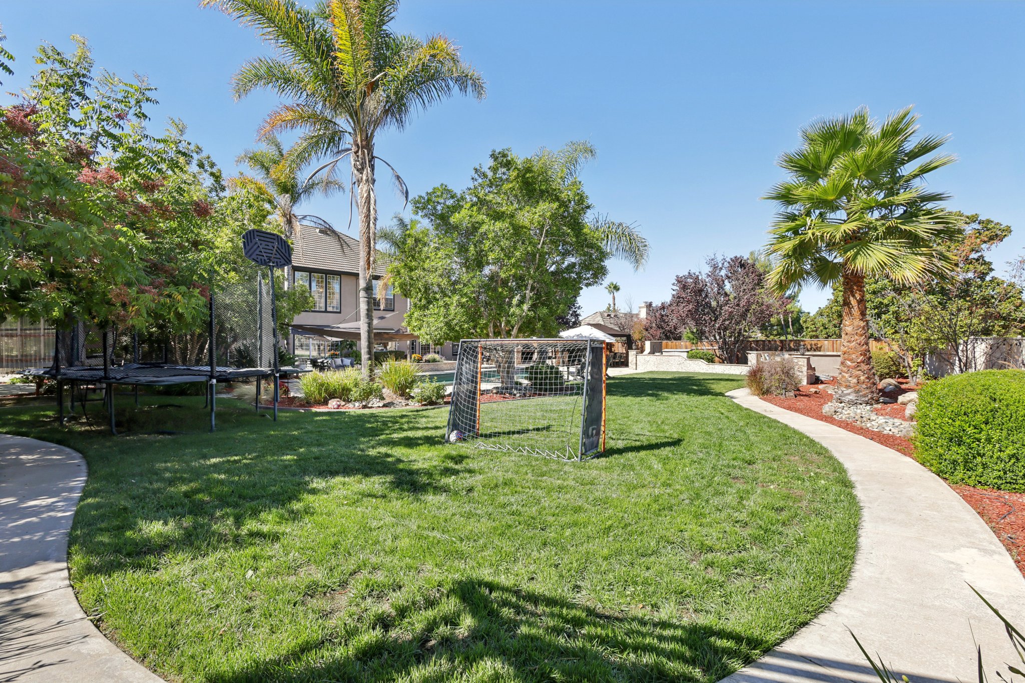 Bentley Ridge Dr-S0810-058.jpg