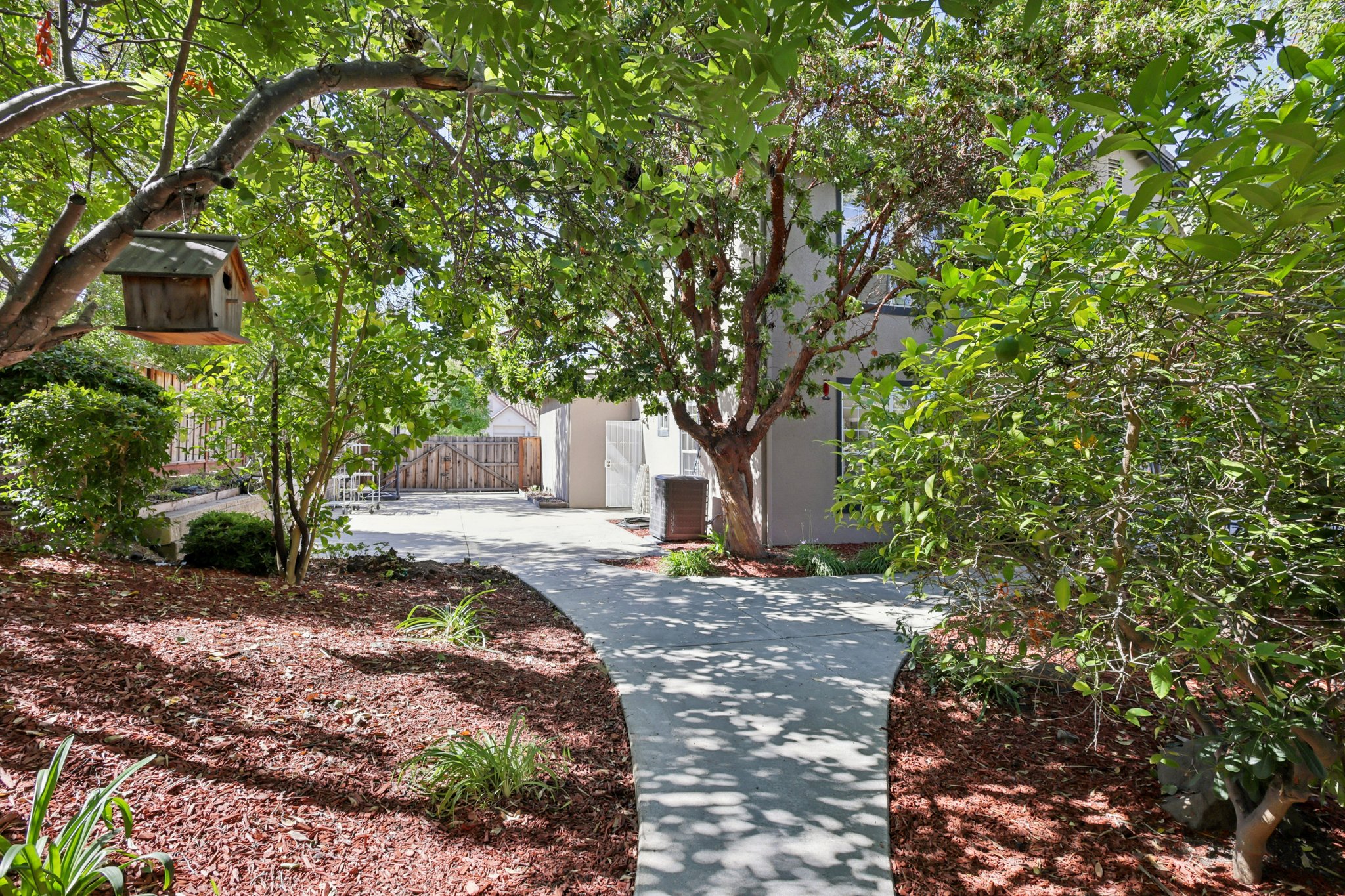 Bentley Ridge Dr-S0810-059.jpg