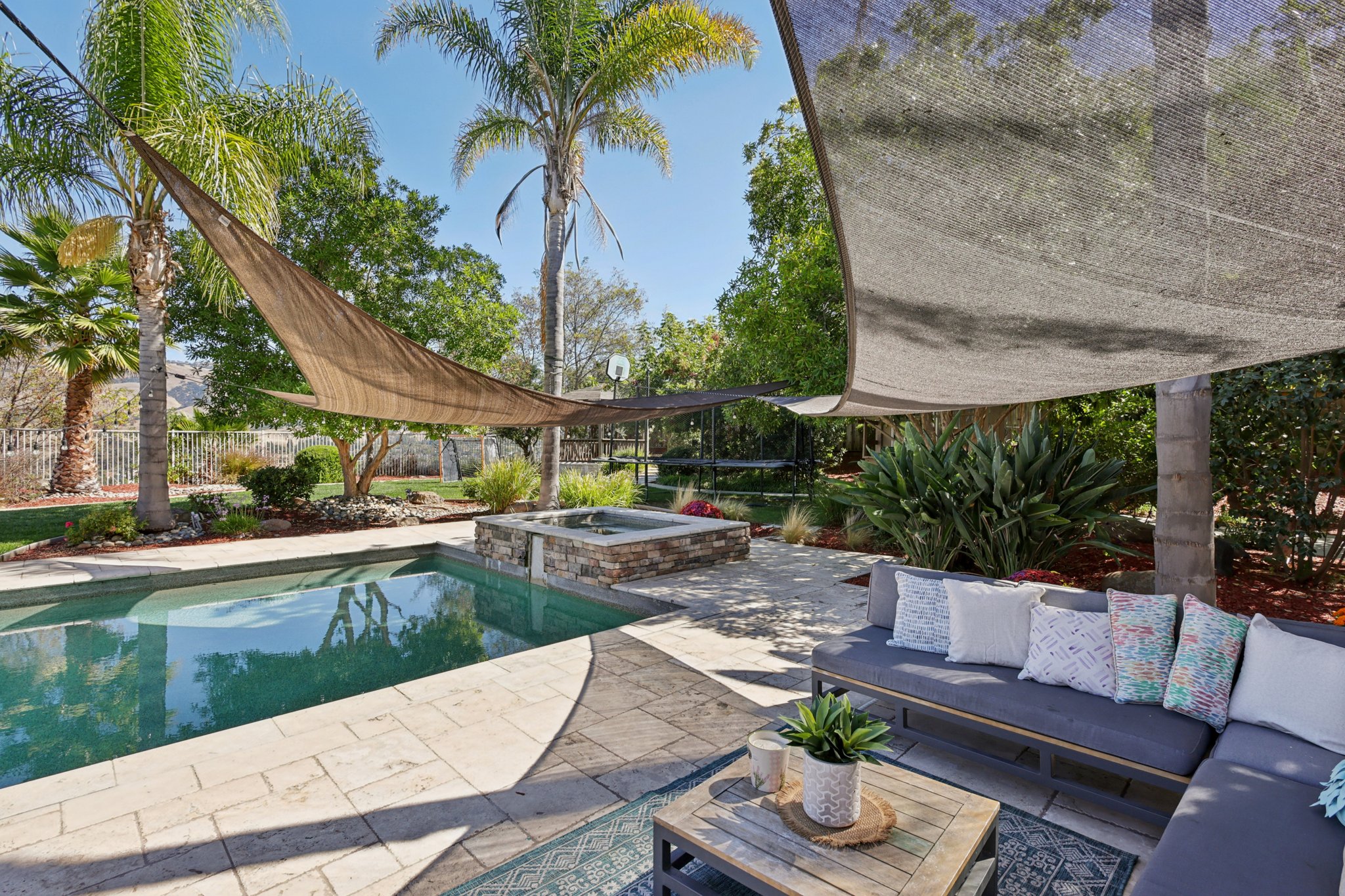 Bentley Ridge Dr-S0810-062.jpg