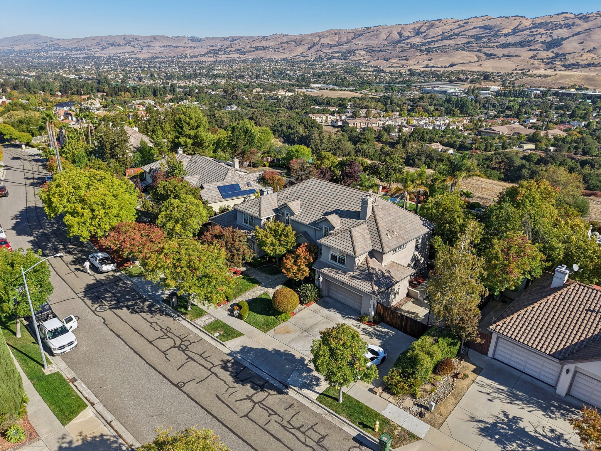 Bentley Ridge Dr-S0810-067.jpg