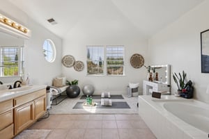 Bentley Ridge Dr-S0810-034.jpg