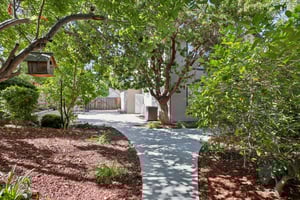 Bentley Ridge Dr-S0810-059.jpg