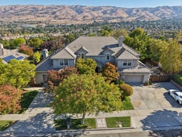 Bentley Ridge Dr-S0810-068.jpg