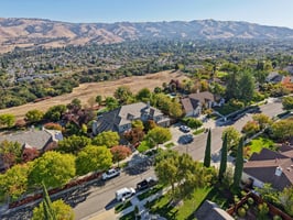 Bentley Ridge Dr-S0810-070.jpg