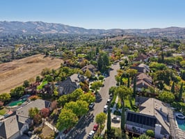 Bentley Ridge Dr-S0810-081.jpg