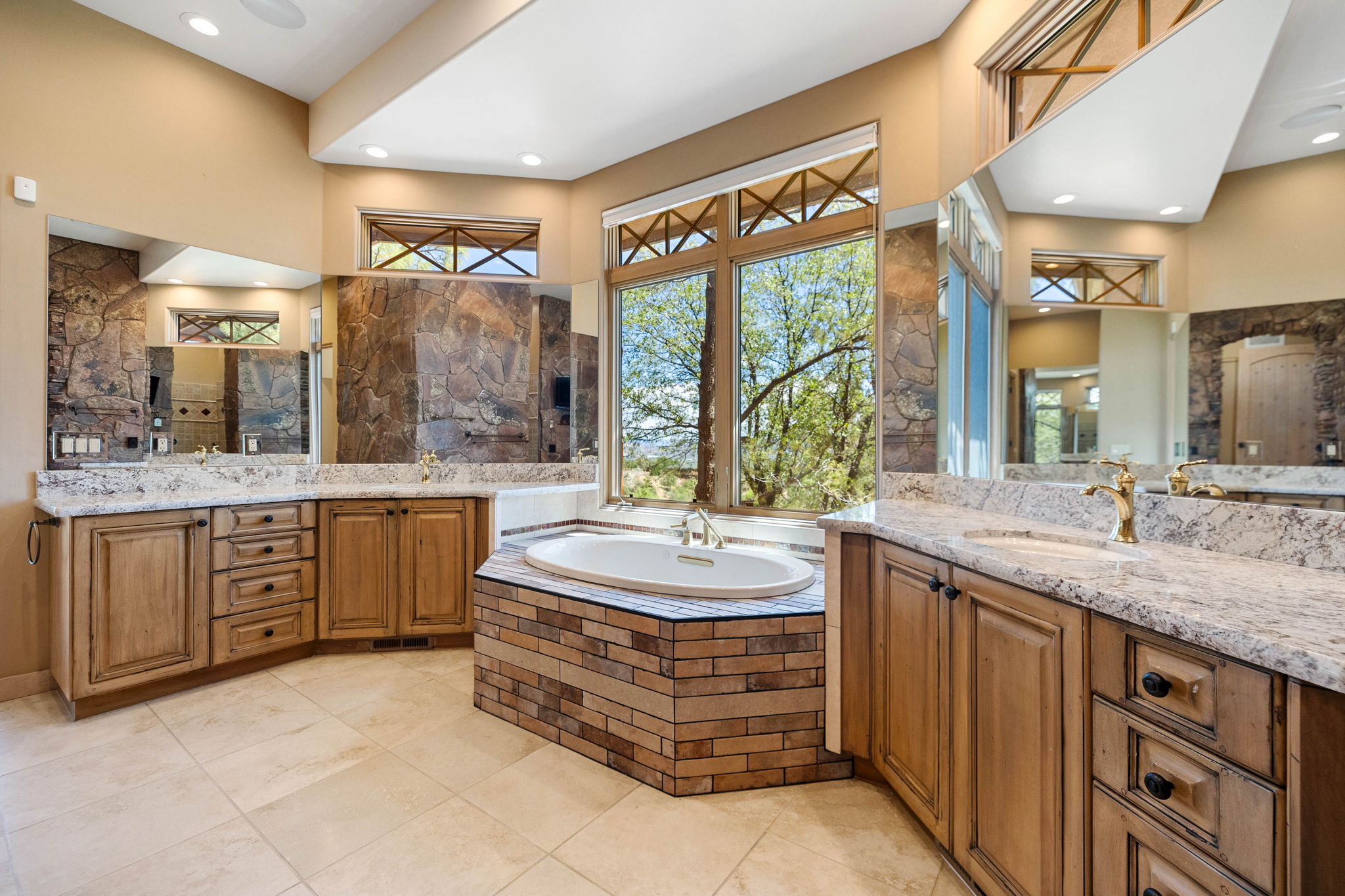 Primary Bathroom (2)