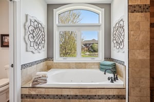 Glen Oaks Cir-047.jpg