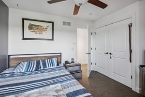 Glen Oaks Cir-061.jpg