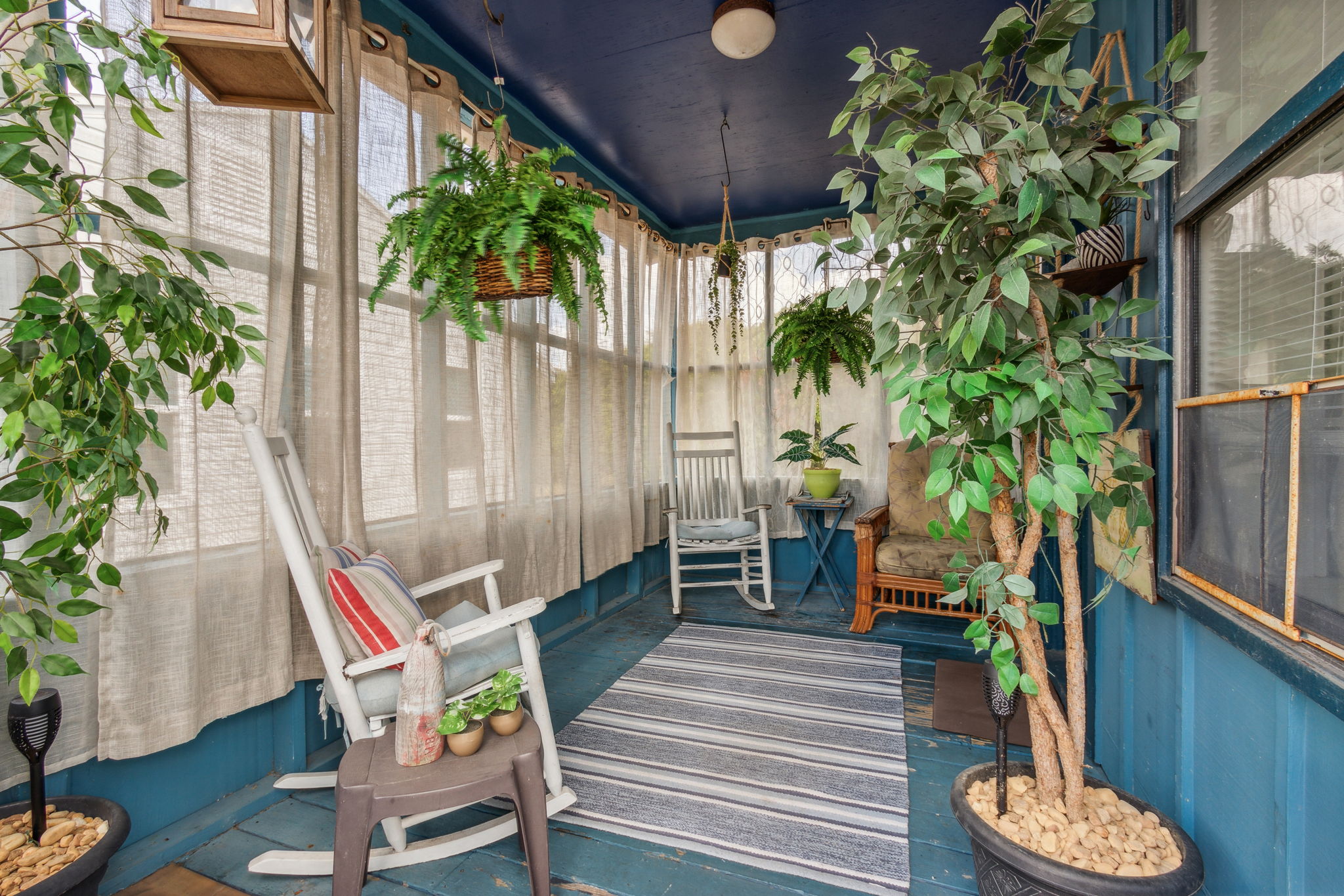 Screened-in Porch