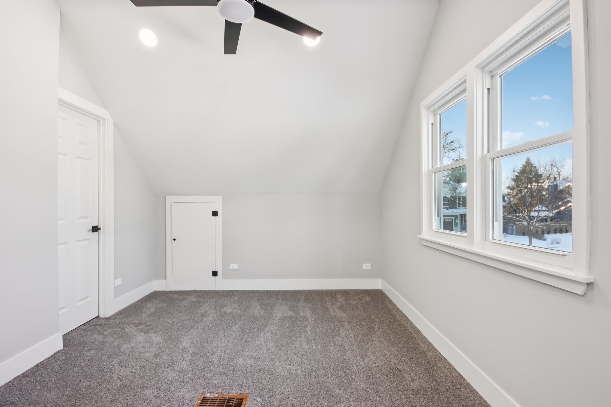 4th St-S2701-025.jpg