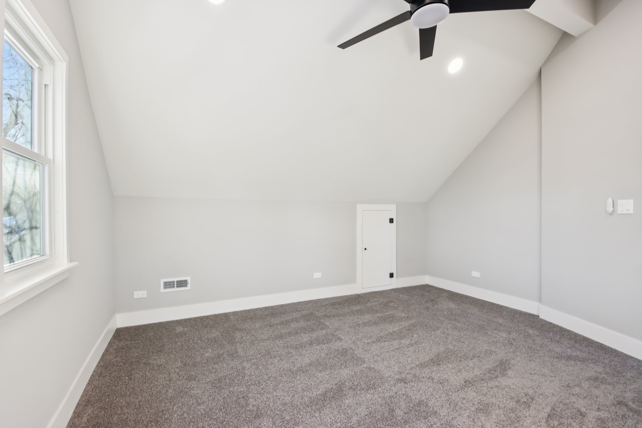 4th St-S2701-029.jpg