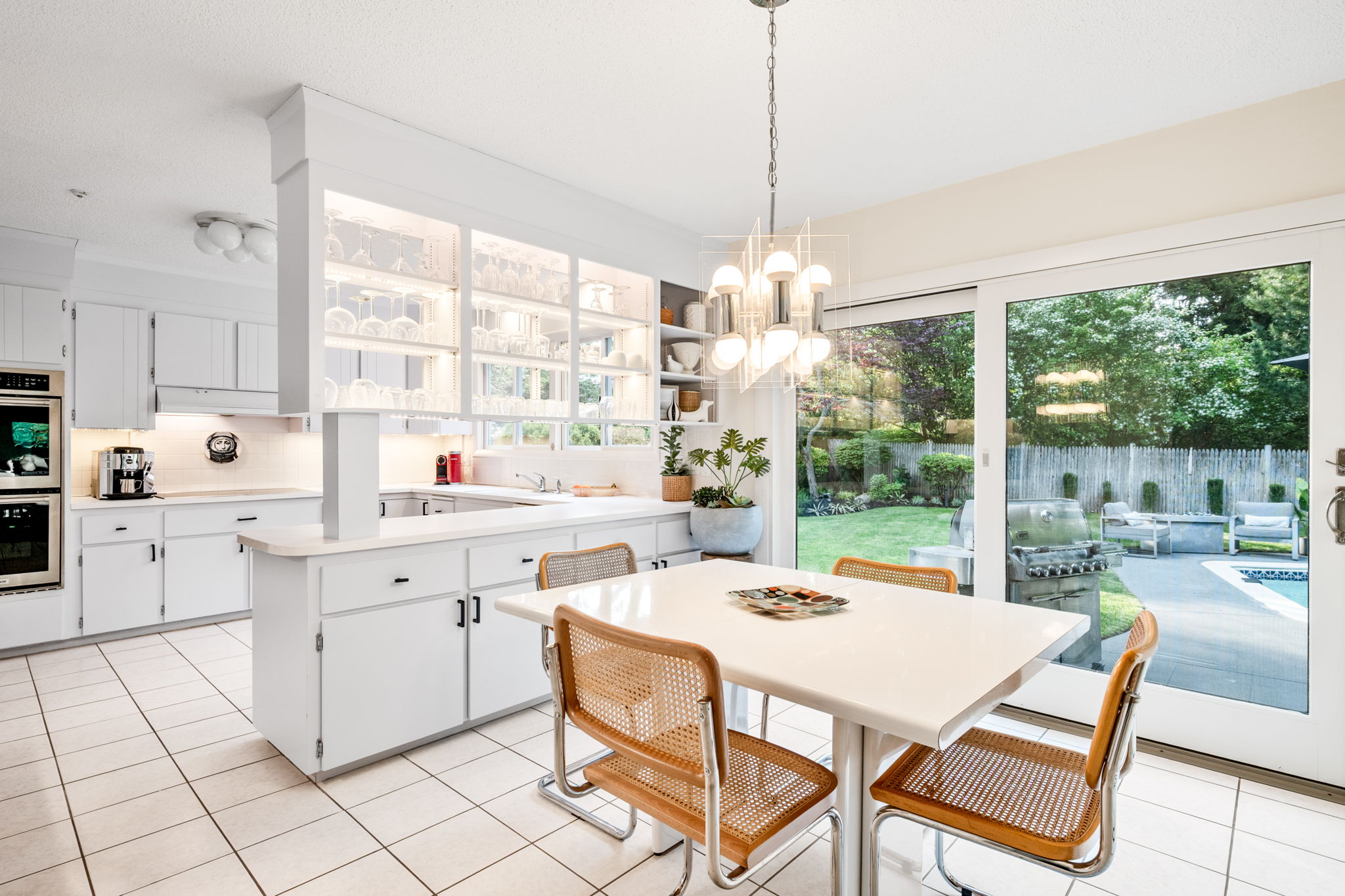 Expansive Dine-in Kitchen