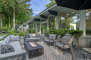 Entertaining Exterior Living Space
