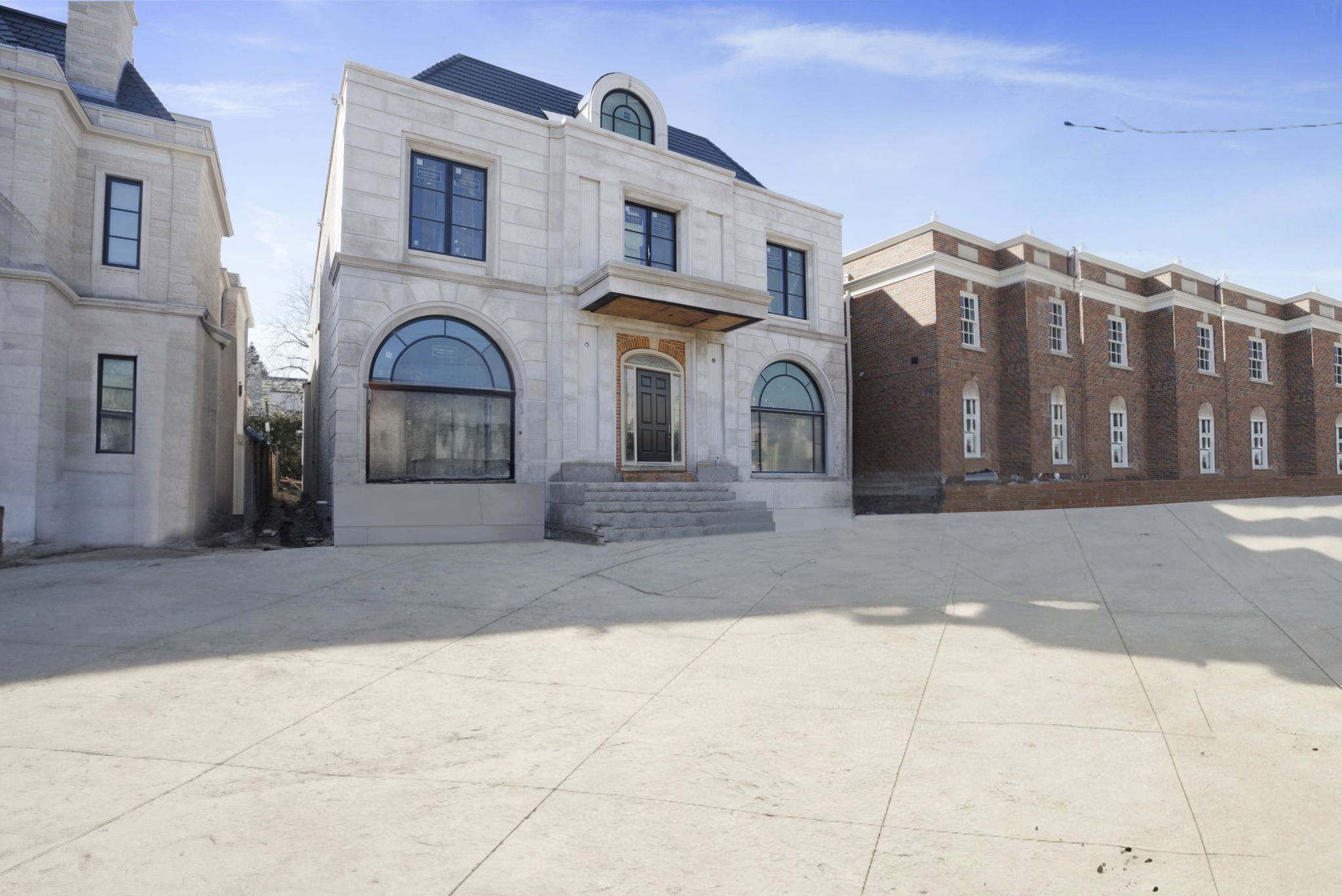 228 Dunvegan Rd. Toronto, ON M5P 2P2