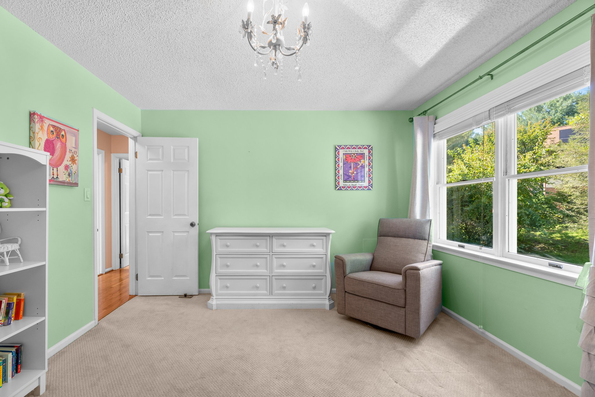 33. Upper bedroom.jpg