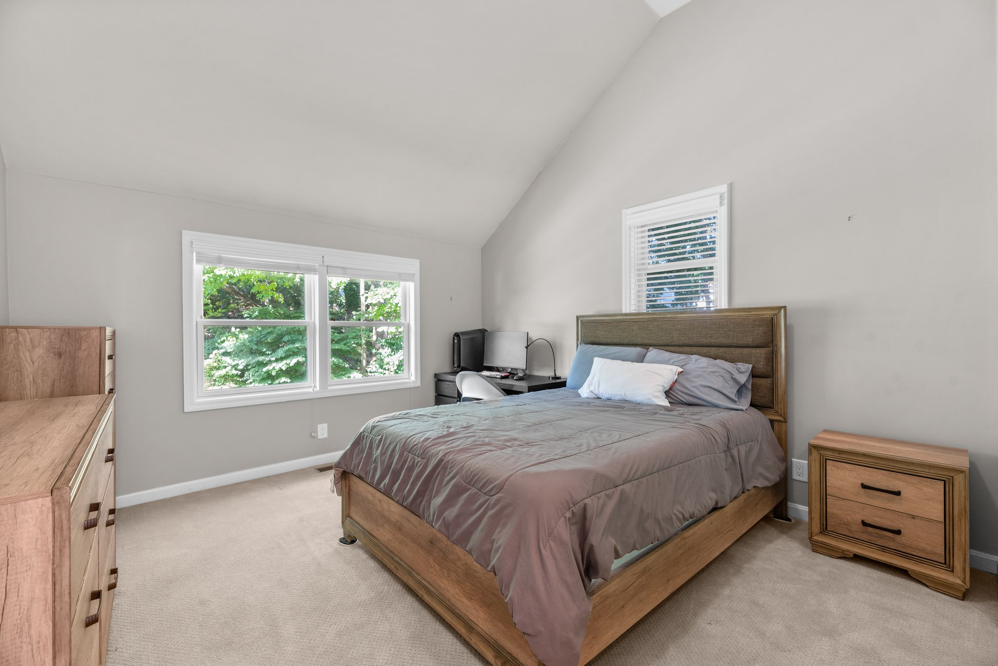 38. Upper bedroom.jpg