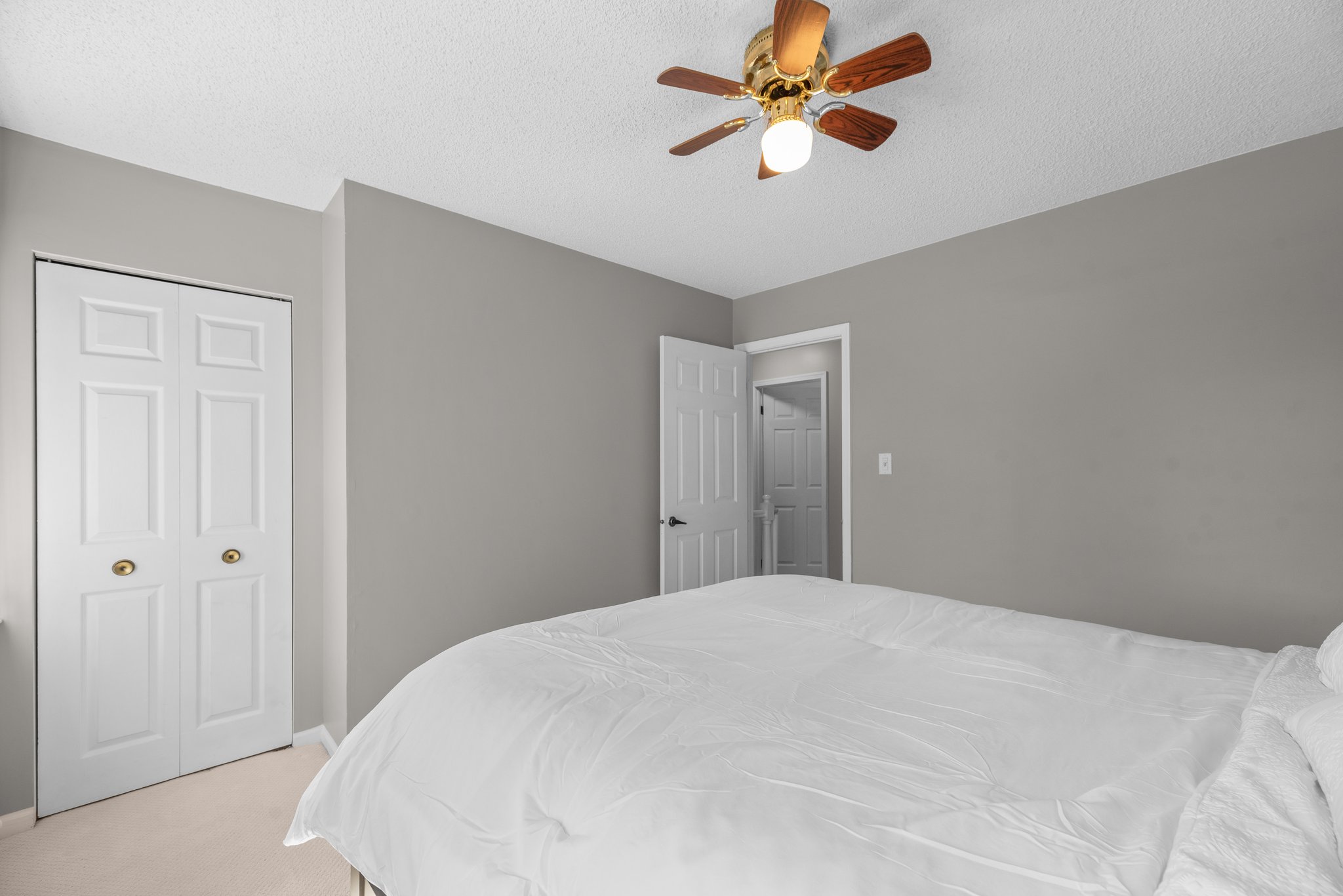 35. Upper bedroom.jpg