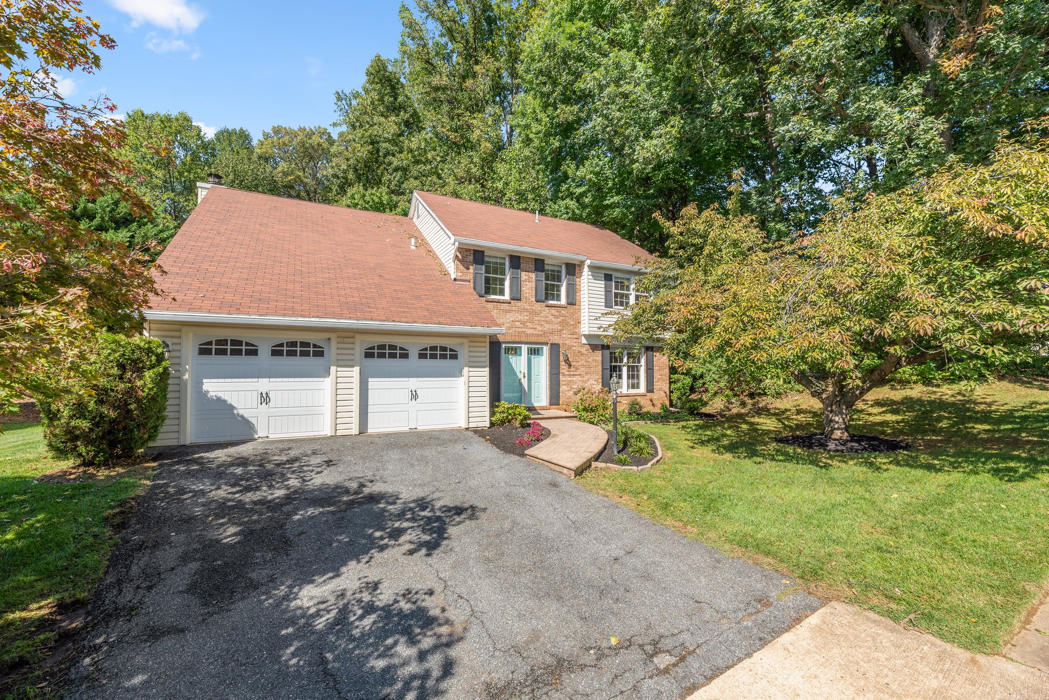 03. Front exterior .jpg